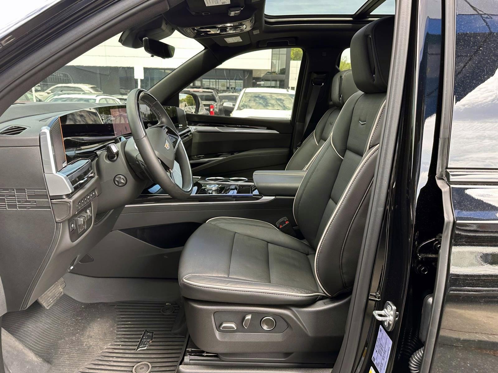 Used 2026 Cadillac Escalade ESV Sport w/ Touring Package AWD/4WD image 11