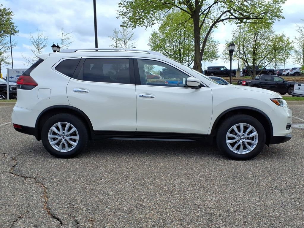 Used 2018 Nissan Rogue SV AWD/4WD image 6