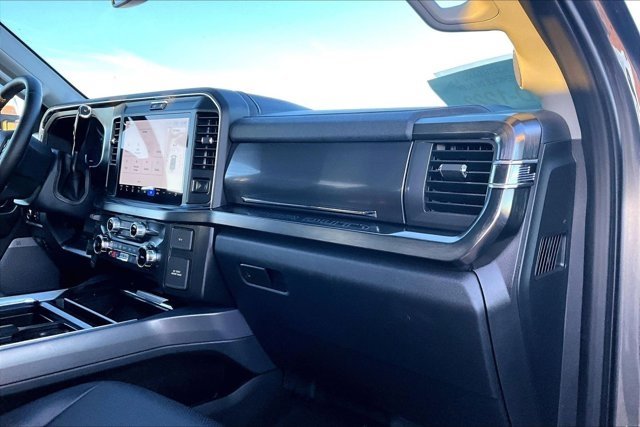Used 2025 Ford F250 Lariat w/ Chrome Package image 27