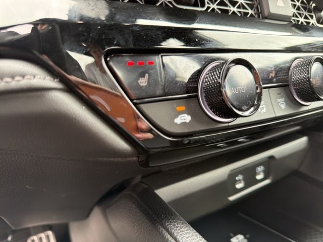 Used 2025 Honda Accord Sport image 32
