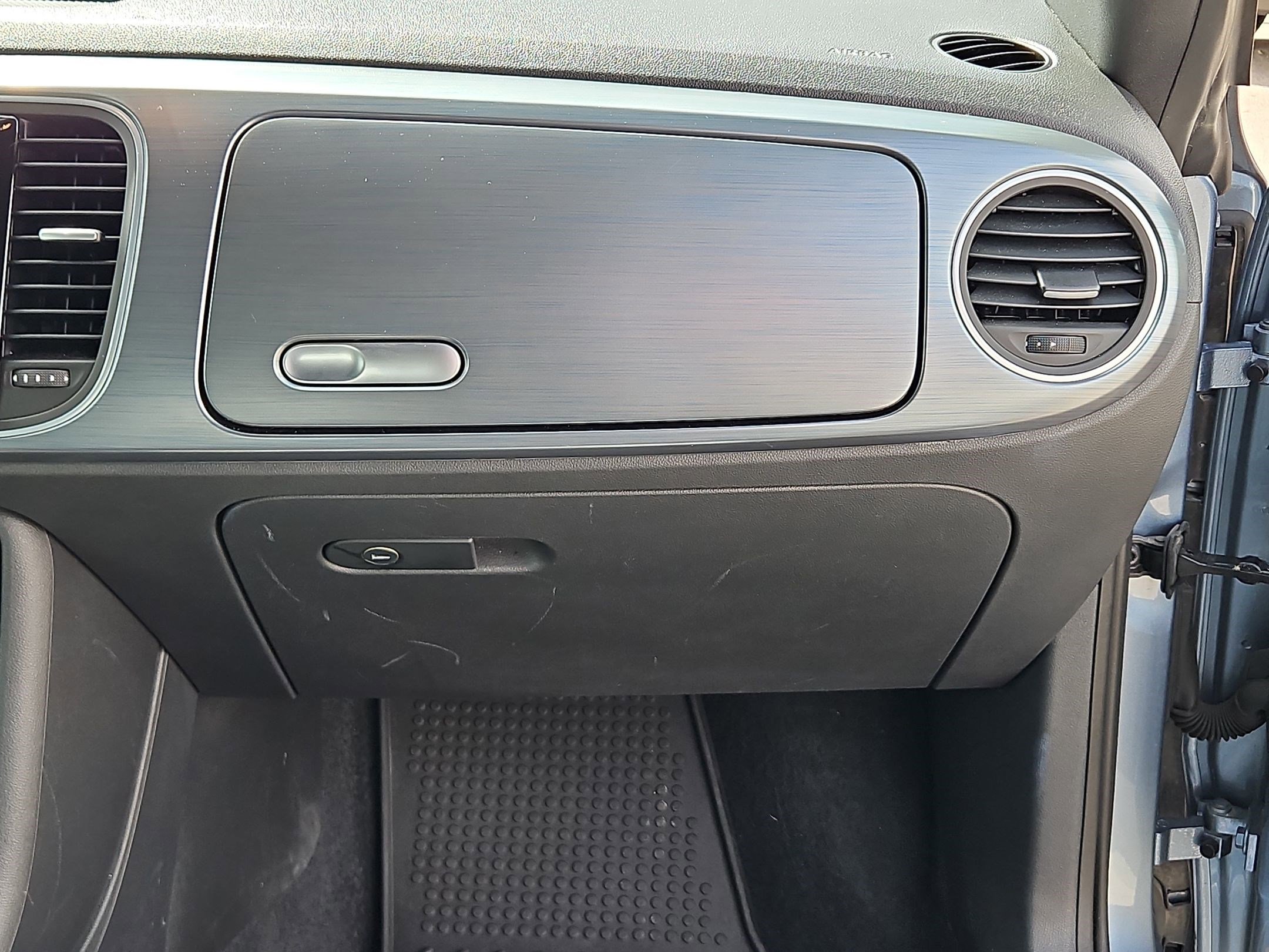 Used 2016 Volkswagen Beetle 1.8T Denim image 26