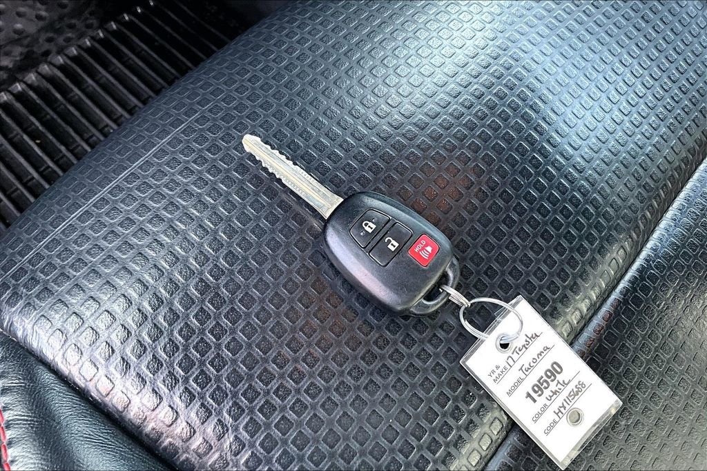 Used 2017 Toyota Tacoma TRD Pro image 34