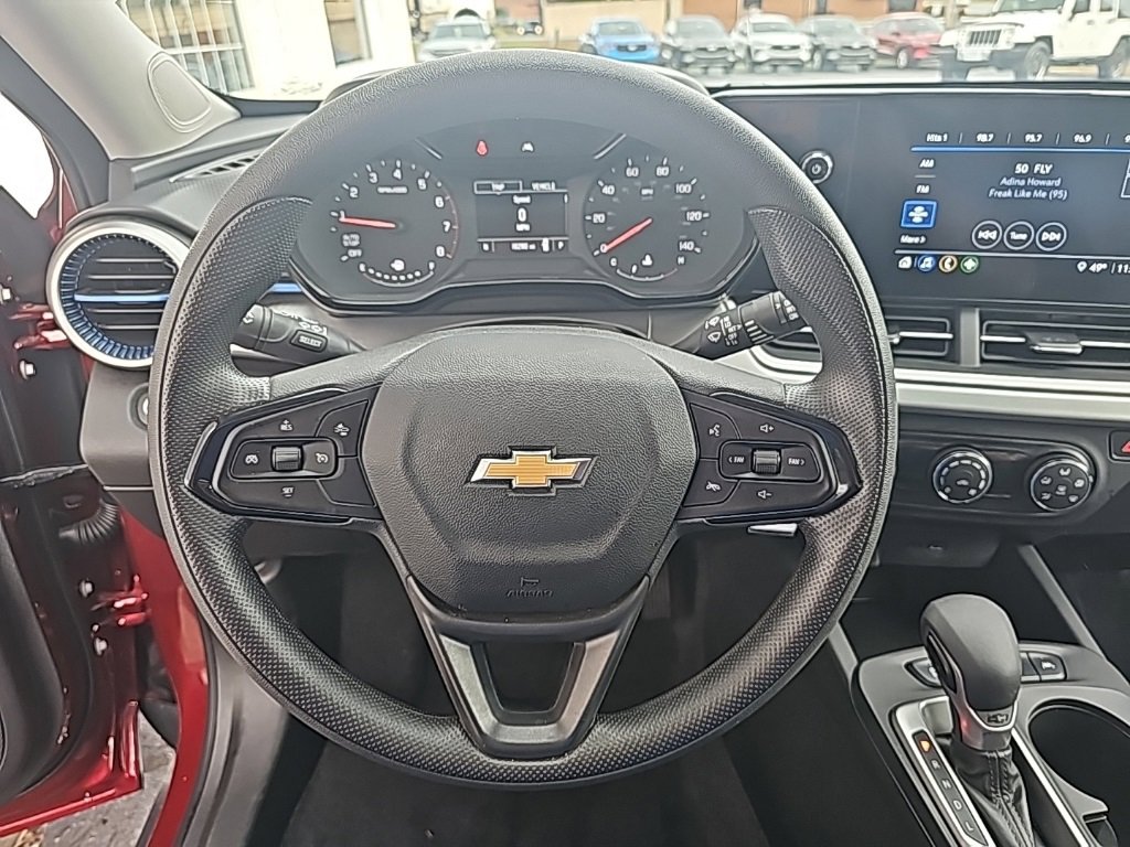 Used 2025 Chevrolet Trax LS image 13