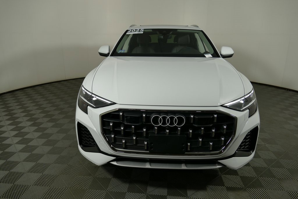 Used 2024 Audi Q8 Premium image 8
