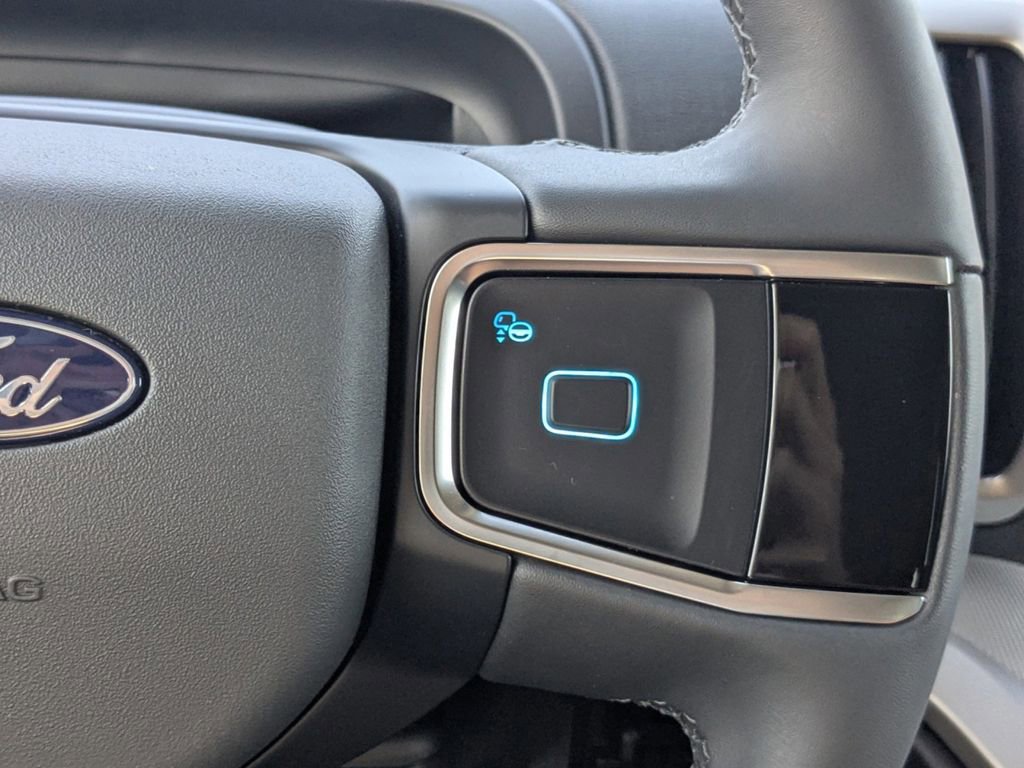 New 2025 Ford Expedition Active image 27