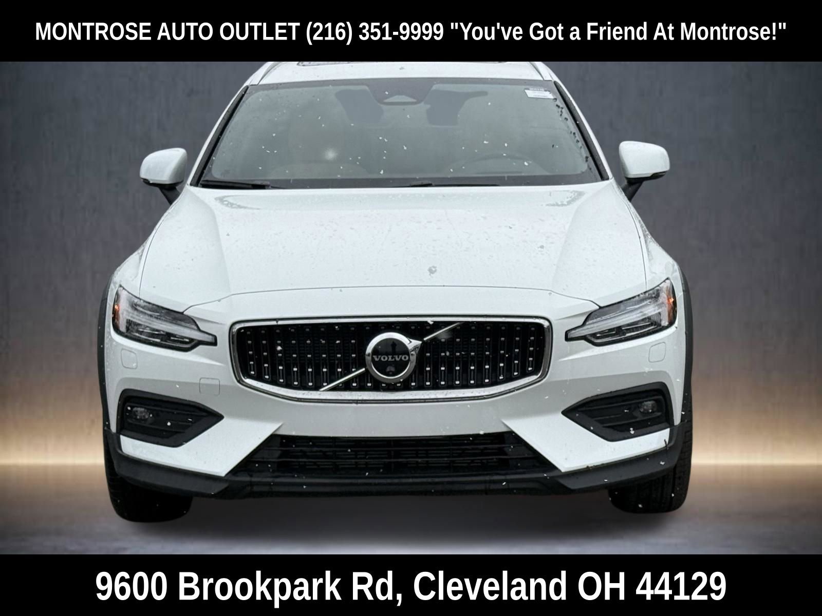 New 2026 Volvo V60 B5 Cross Country Ultra w/ Protection Package Premier image 8