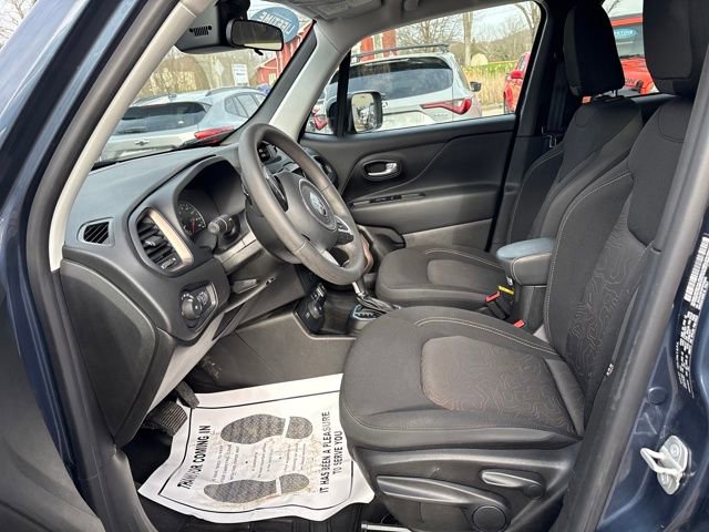 Used 2023 Jeep Renegade Latitude AWD/4WD image 8