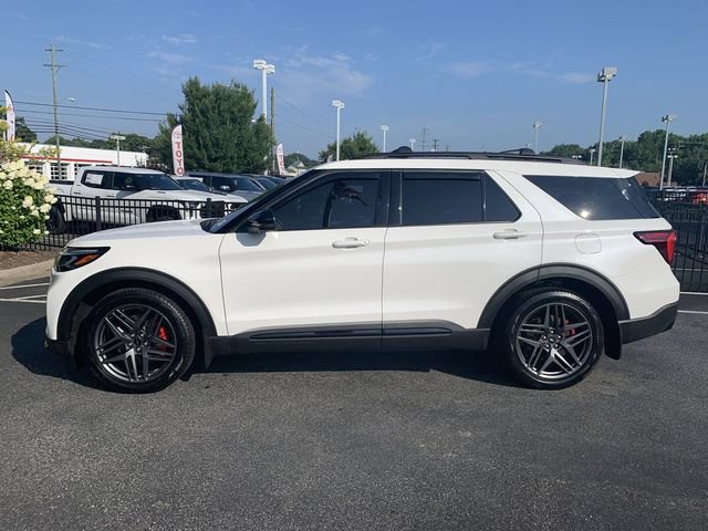 Used 2025 Ford Explorer ST w/ Sun And Sound Package AWD/4WD image 5