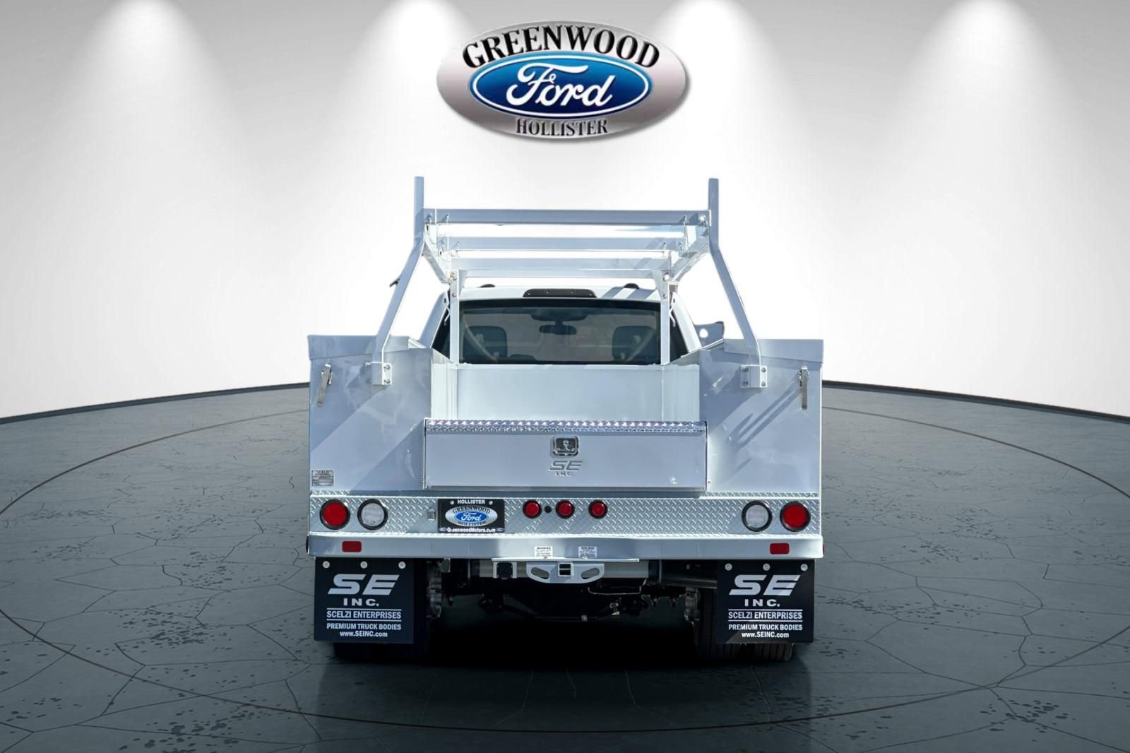 New 2024 Ford F450 XL w/ XL Chrome Package image 5