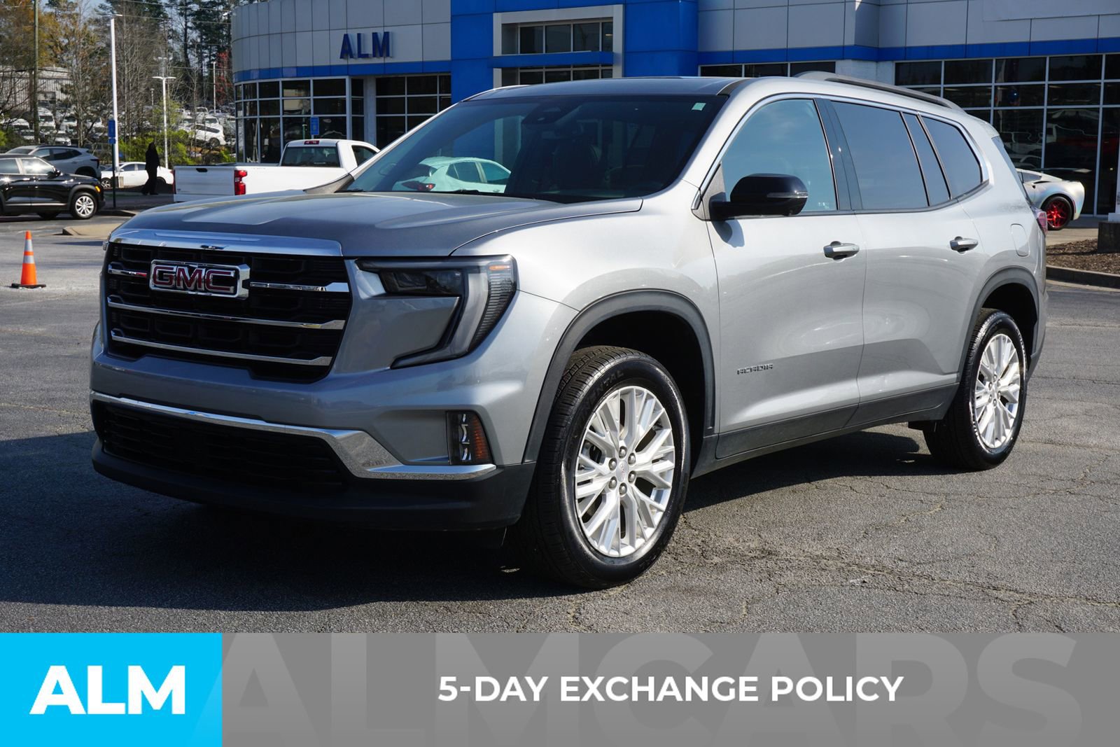 Used 2024 GMC Acadia Elevation w/ Luxury Package image 5