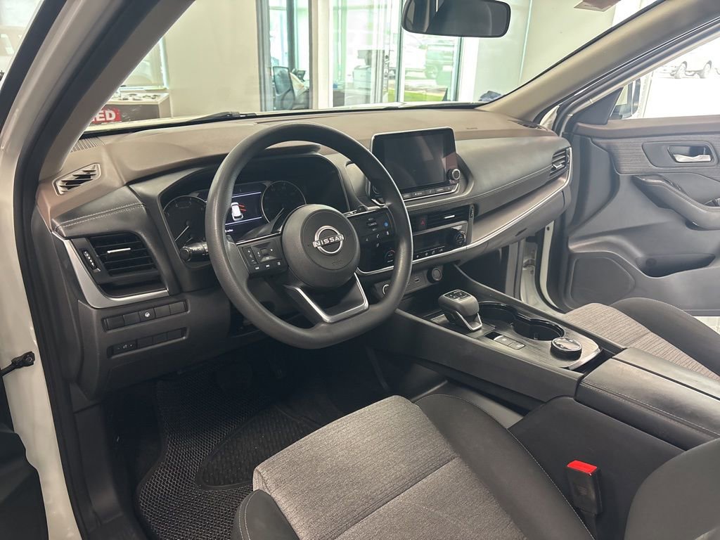 Used 2023 Nissan Rogue SV AWD/4WD image 14
