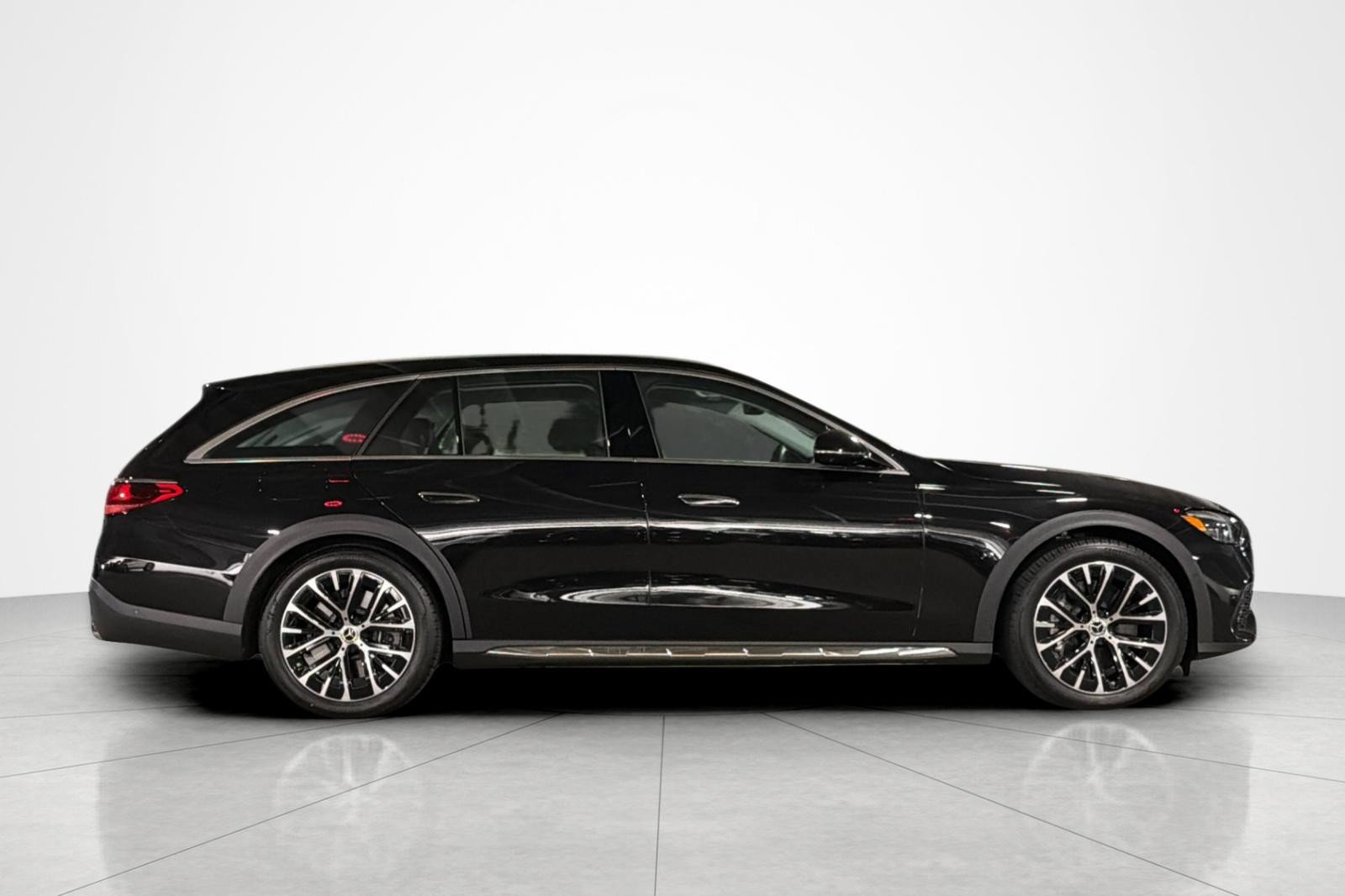 Used 2026 Mercedes-Benz E 450 4MATIC All-Terrain Wagon image 6