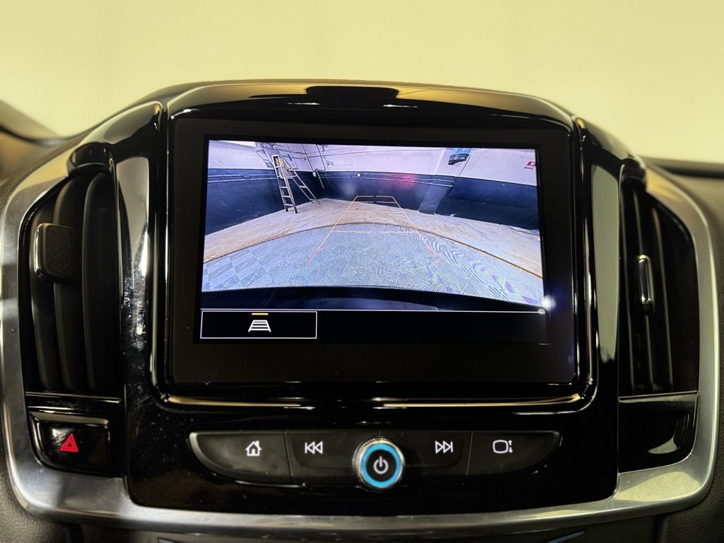 Used 2022 Chevrolet Traverse LT image 18