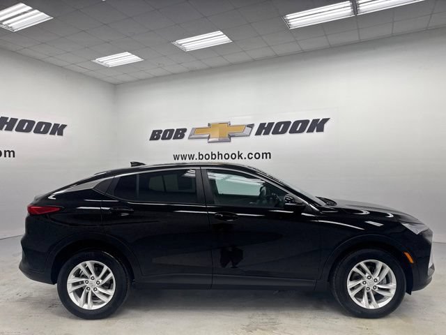 Used 2025 Buick Envista Preferred w/ Convenience I Package FWD image 4