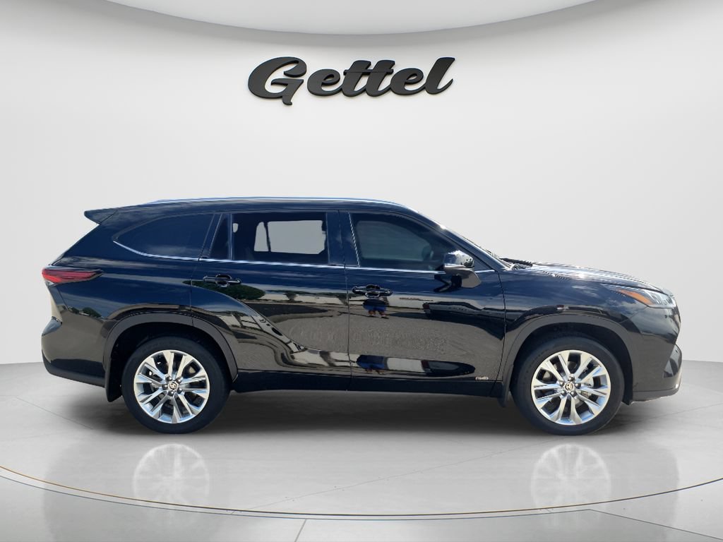 Used 2026 Toyota Highlander Limited AWD/4WD image 4