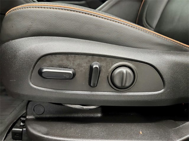 Used 2023 GMC Acadia AT4 image 25