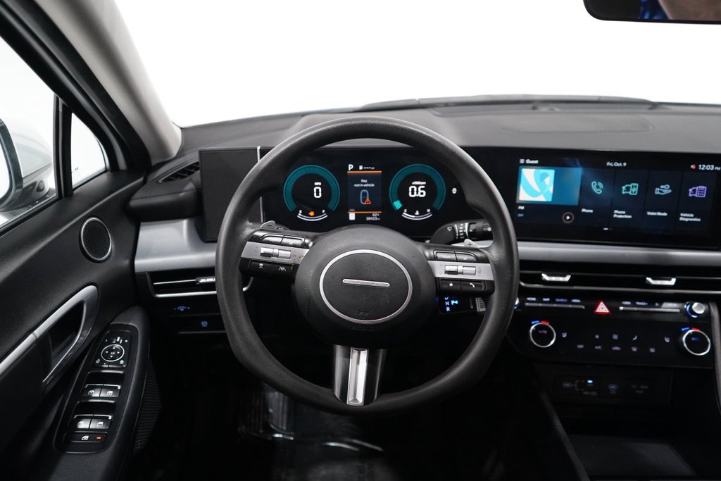 Used 2025 Hyundai Sonata SEL FWD image 13
