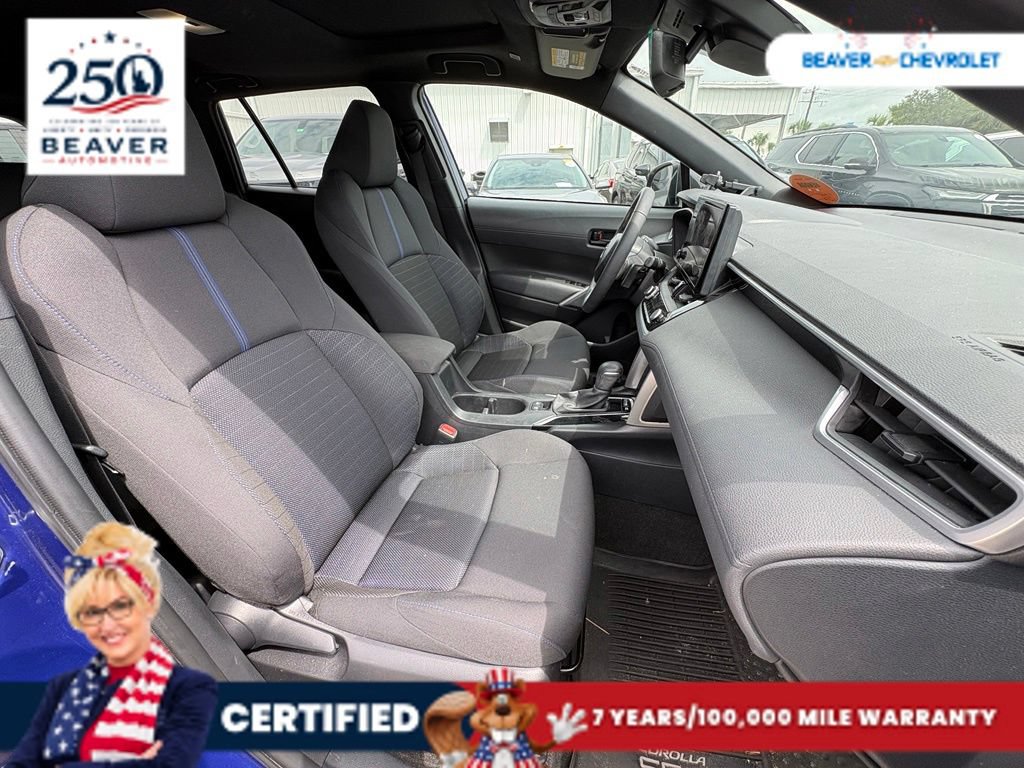 Used 2024 Toyota Corolla Cross AWD Hybrid w/ Moonroof Package image 23