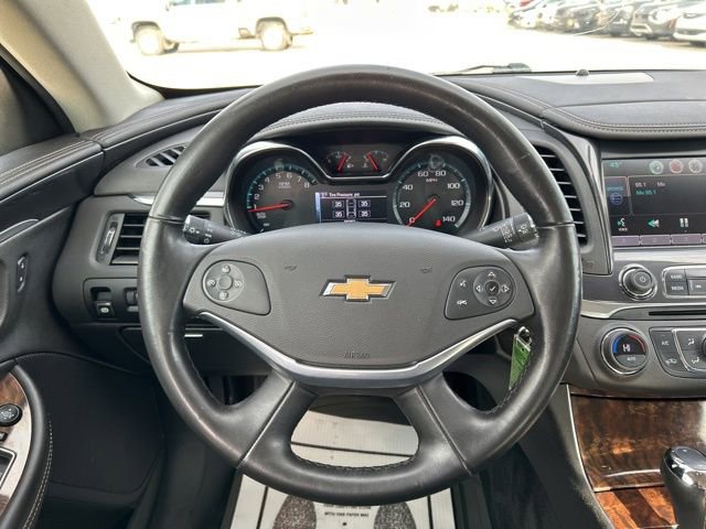 Used 2015 Chevrolet Impala LT w/ Convenience Package image 12