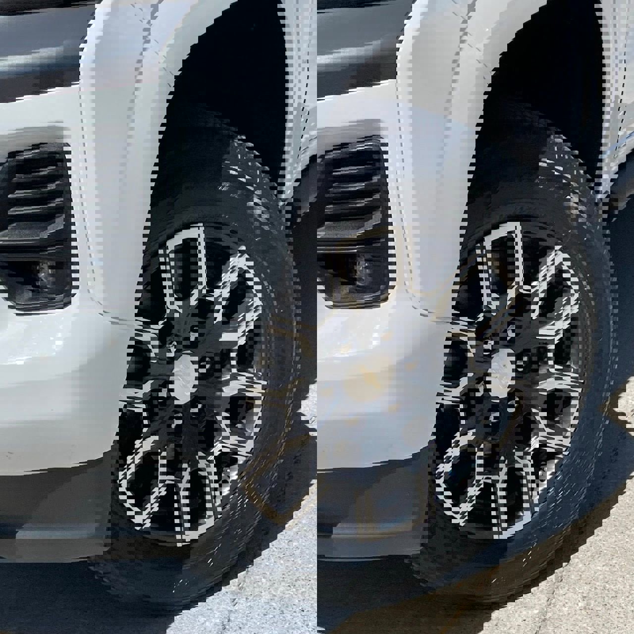 Used 2023 Chevrolet Colorado LT w/ LT Convenience Package III image 9