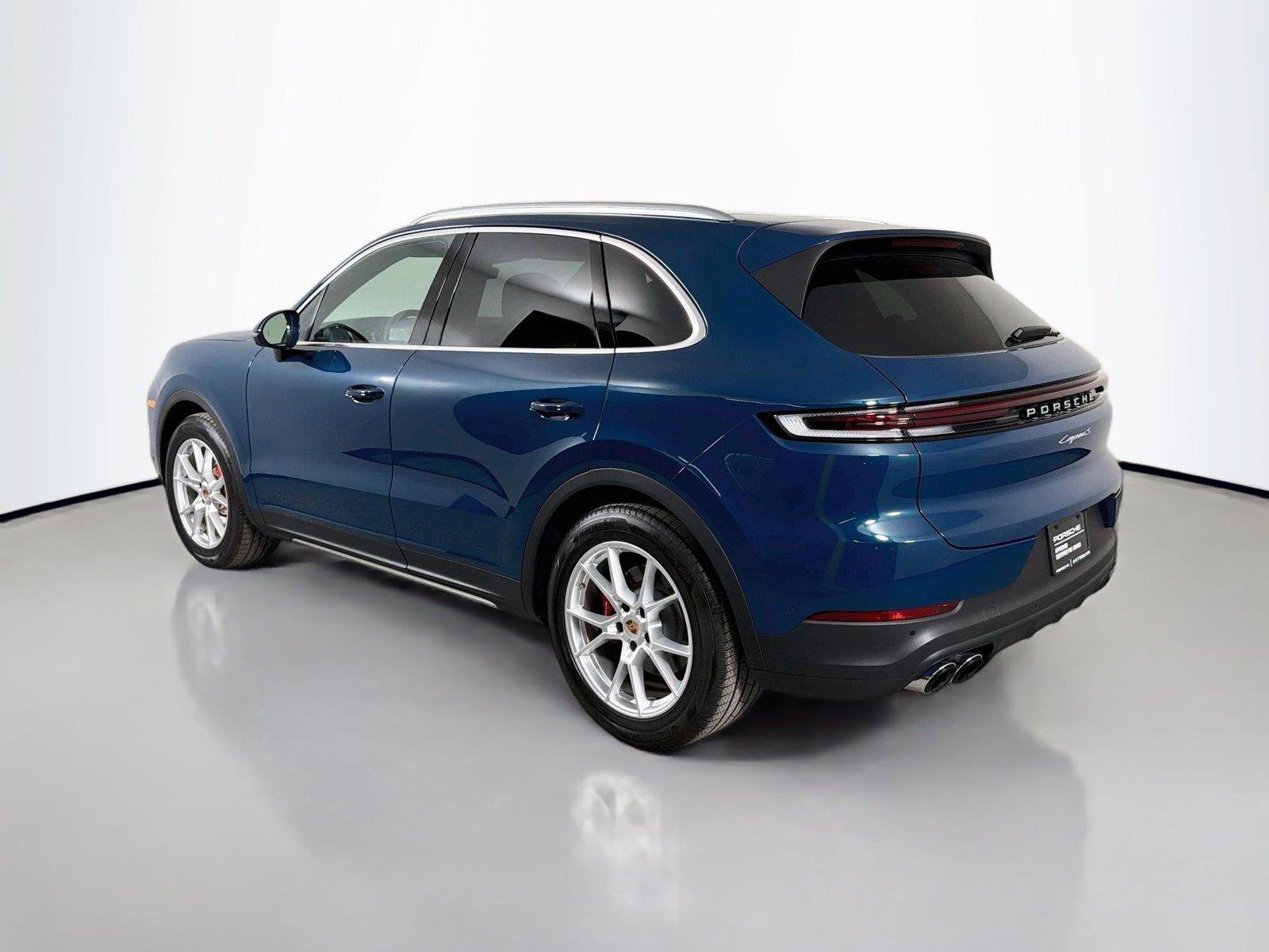 Certified 2026 Porsche Cayenne S AWD/4WD image 3
