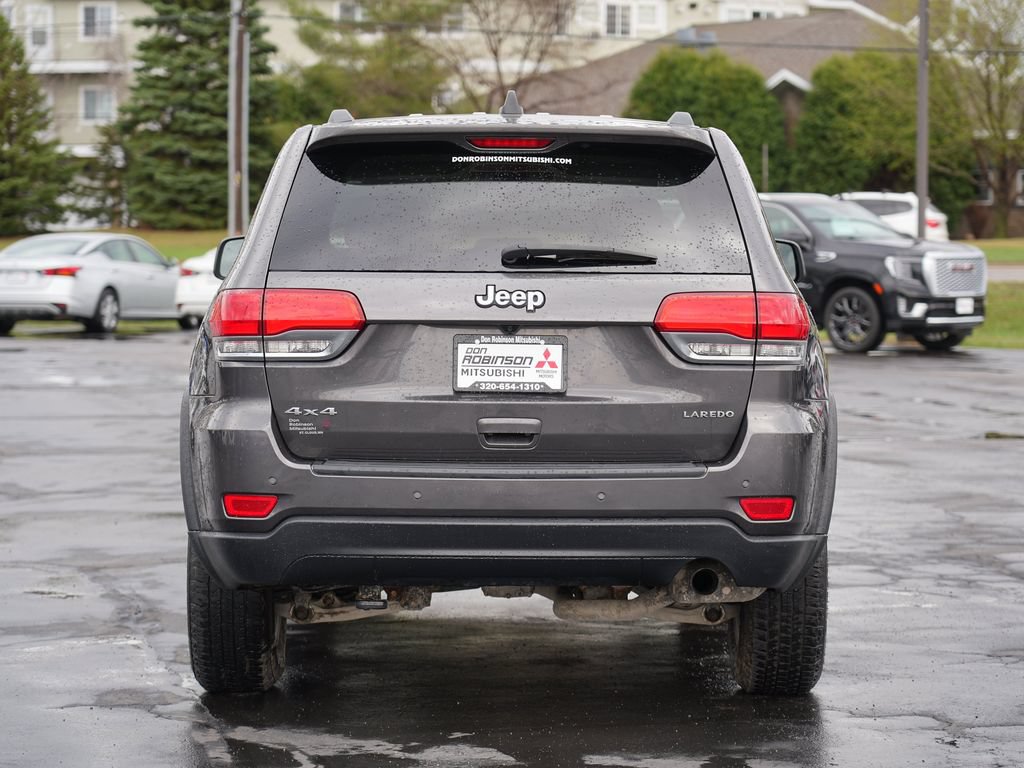 Used 2019 Jeep Grand Cherokee Laredo AWD/4WD image 4