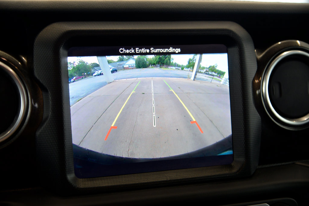 Used 2019 Jeep Wrangler Unlimited Sahara AWD/4WD image 20
