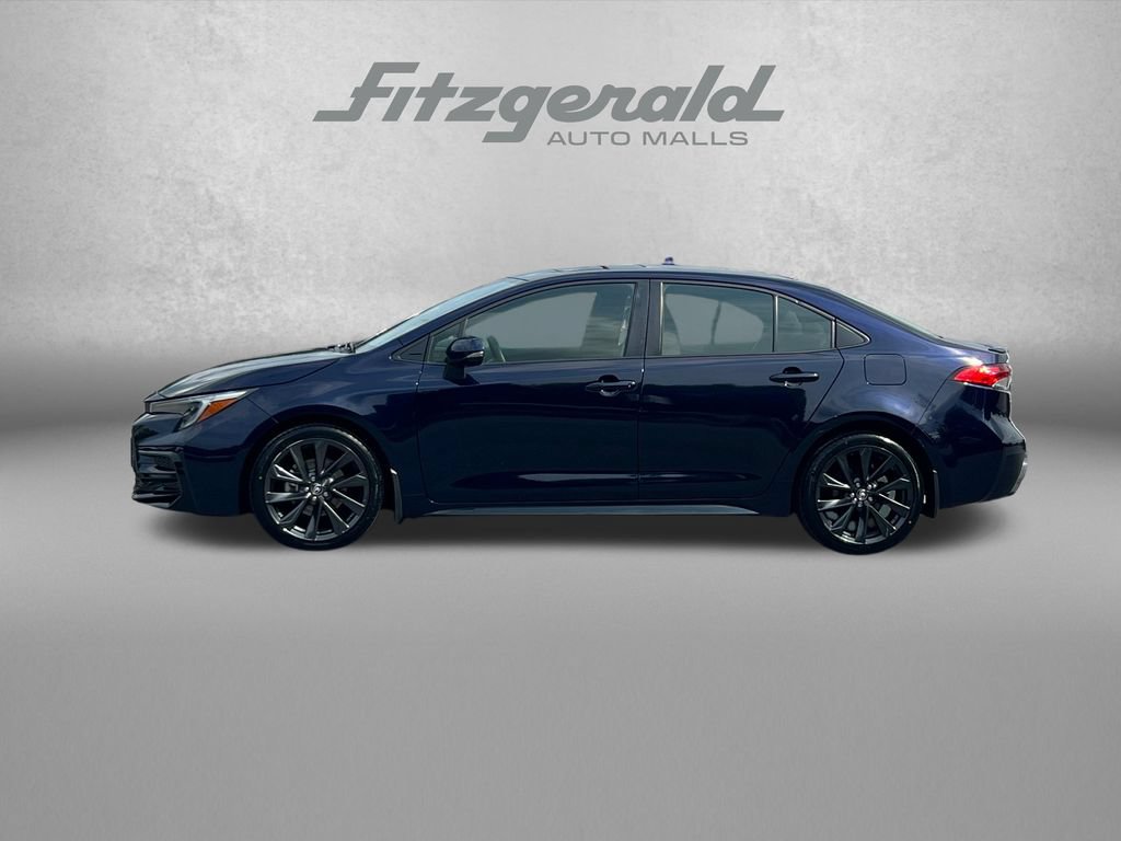 Used 2023 Toyota Corolla SE w/ SE Package FWD image 5