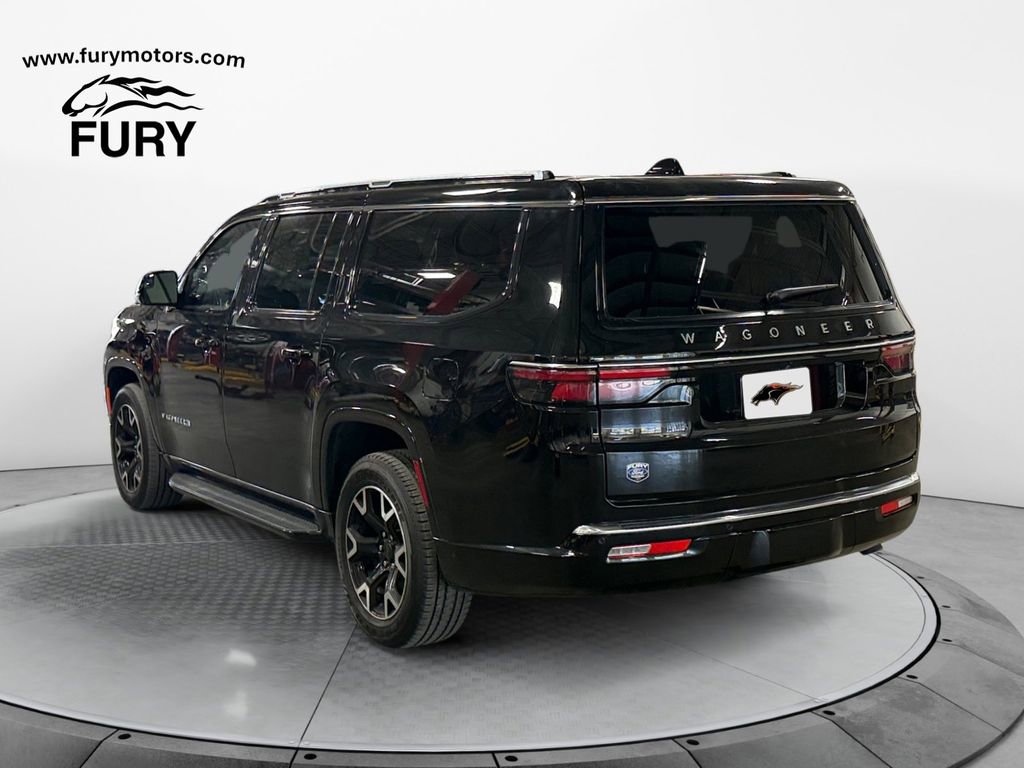 Used 2025 Jeep Wagoneer L Series III AWD/4WD image 5