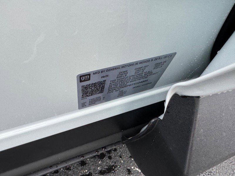 New 2026 Chevrolet Equinox EV LT FWD image 17