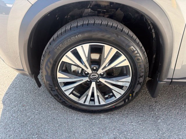 Used 2023 Nissan Rogue SV AWD/4WD image 13