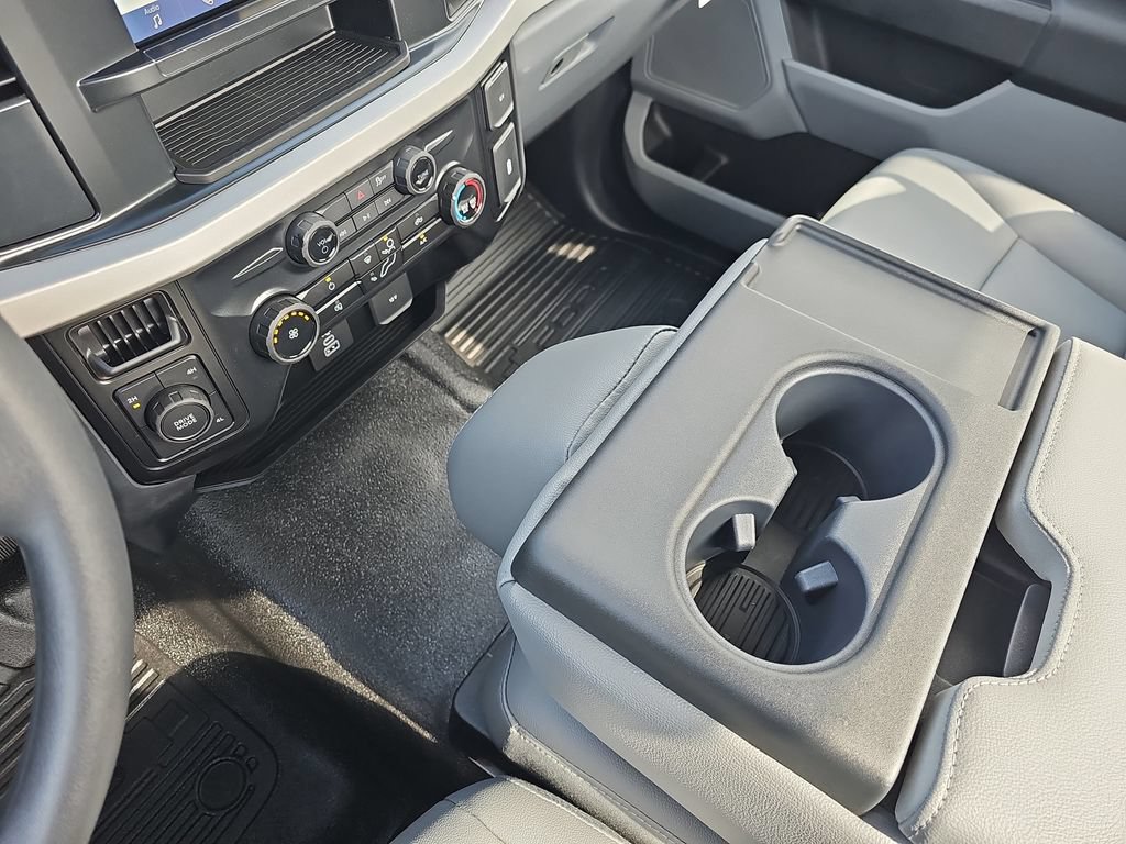 New 2026 Ford F550 4x4 Regular Cab Super Duty image 25