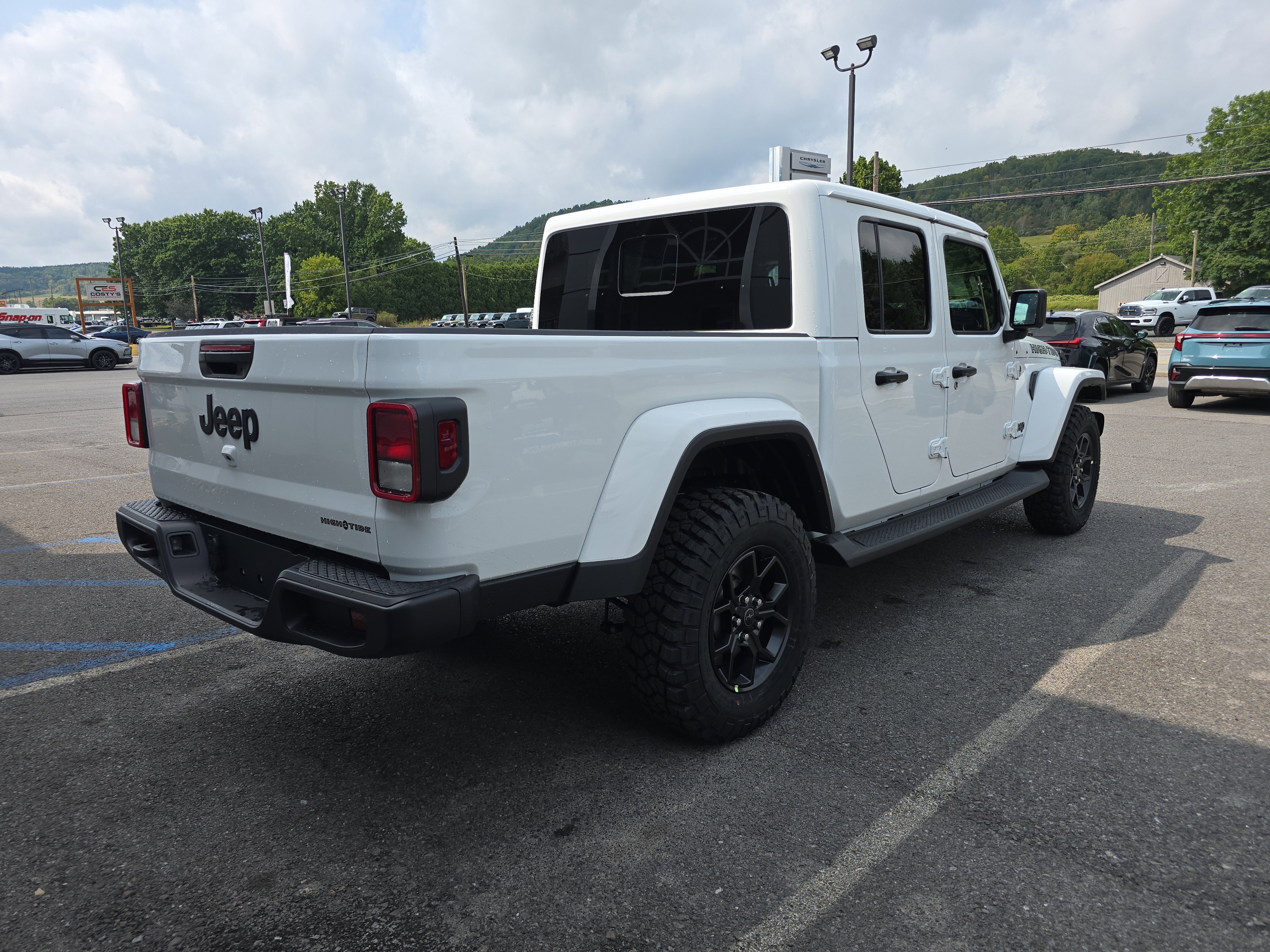 New 2025 Jeep Gladiator Sport video 3