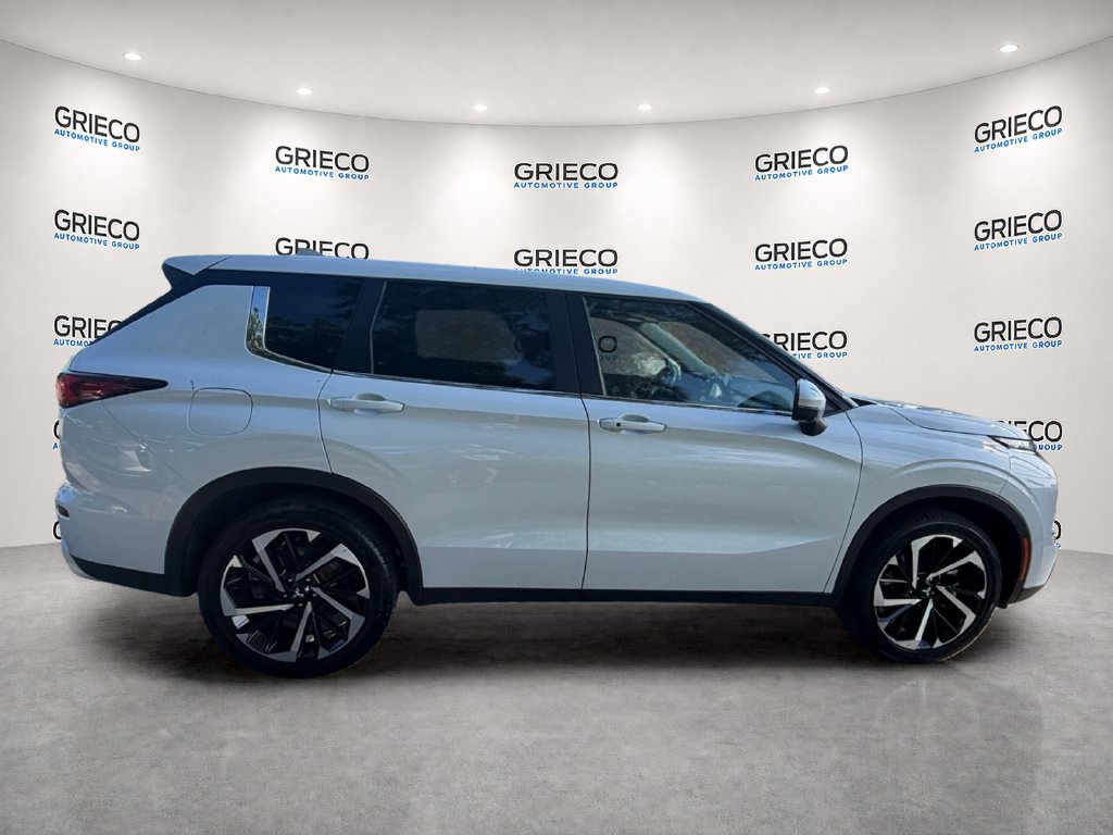 Used 2024 Mitsubishi Outlander SE AWD/4WD image 7
