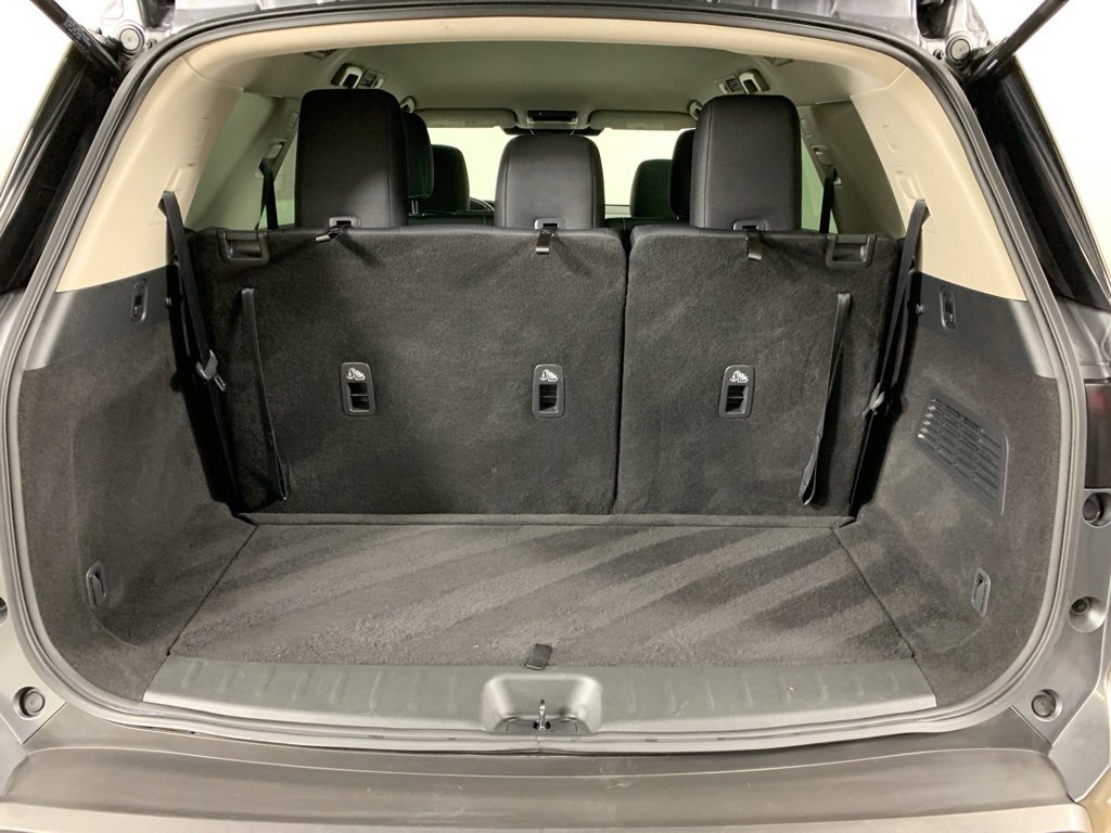 Used 2023 Nissan Pathfinder SV image 13