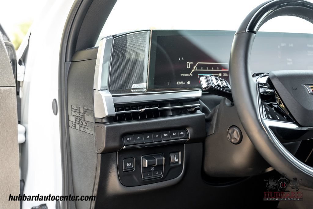 Used 2025 Cadillac Escalade Premium Luxury w/ Touring Package AWD/4WD image 18