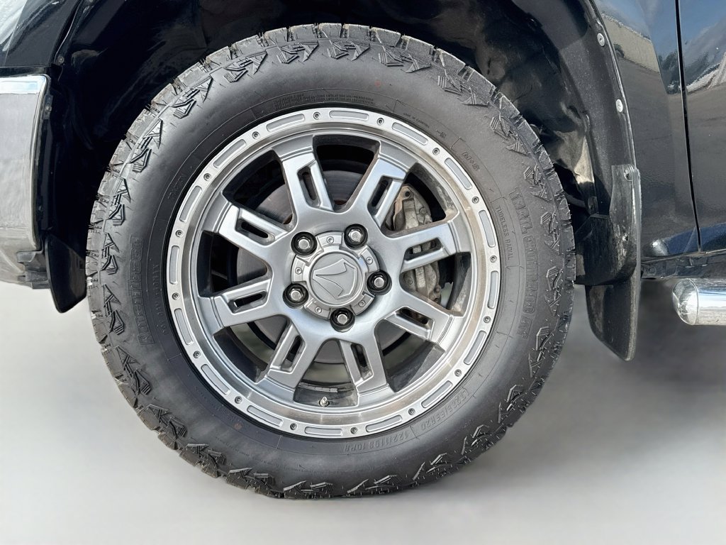 Used 2018 Toyota Tundra SR5 w/ SR5 Upgrade Package AWD/4WD image 21