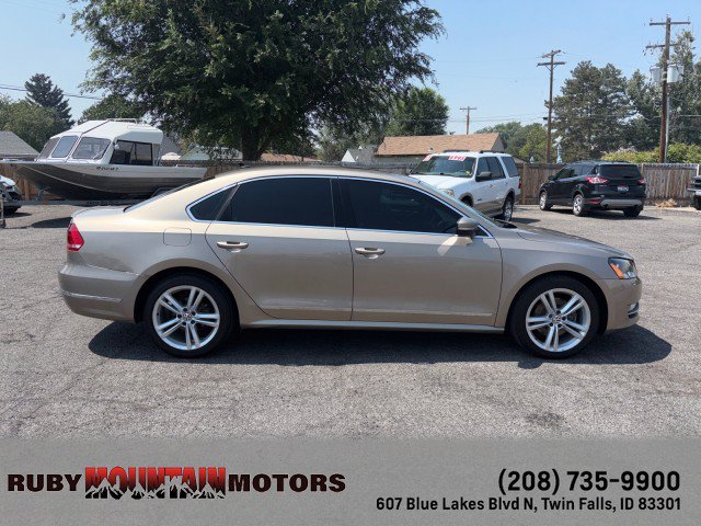 Used 2015 Volkswagen Passat TDI SEL Premium FWD image 8