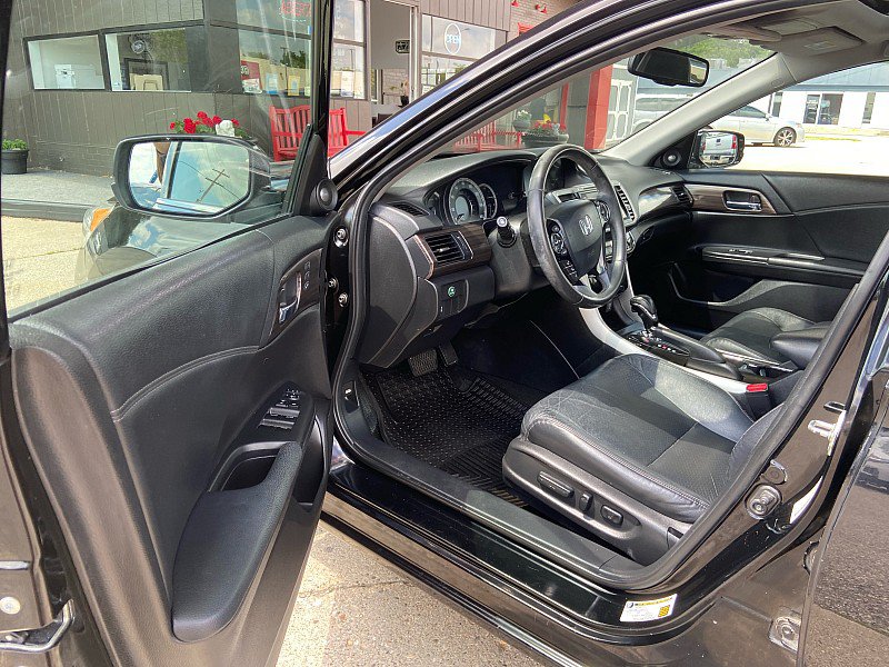 Used 2016 Honda Accord EX-L image 8