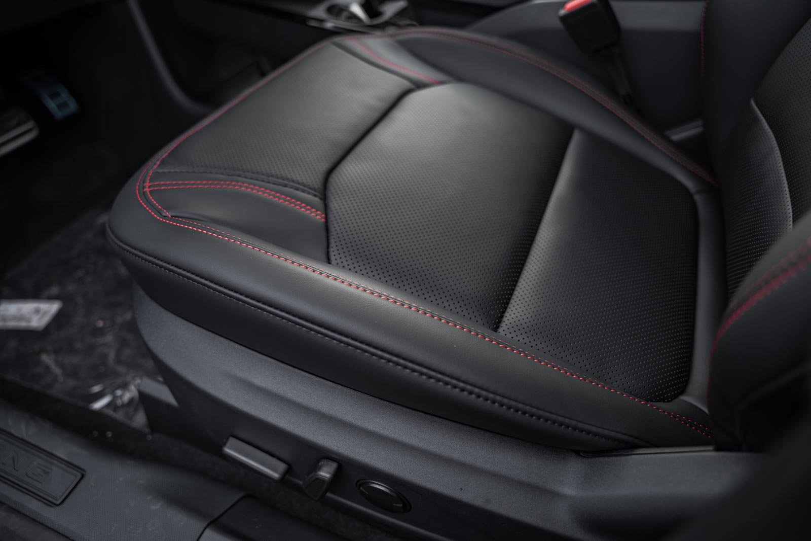 New 2025 Ford Mustang Mach-E Premium w/ Sport Appearance Package image 33