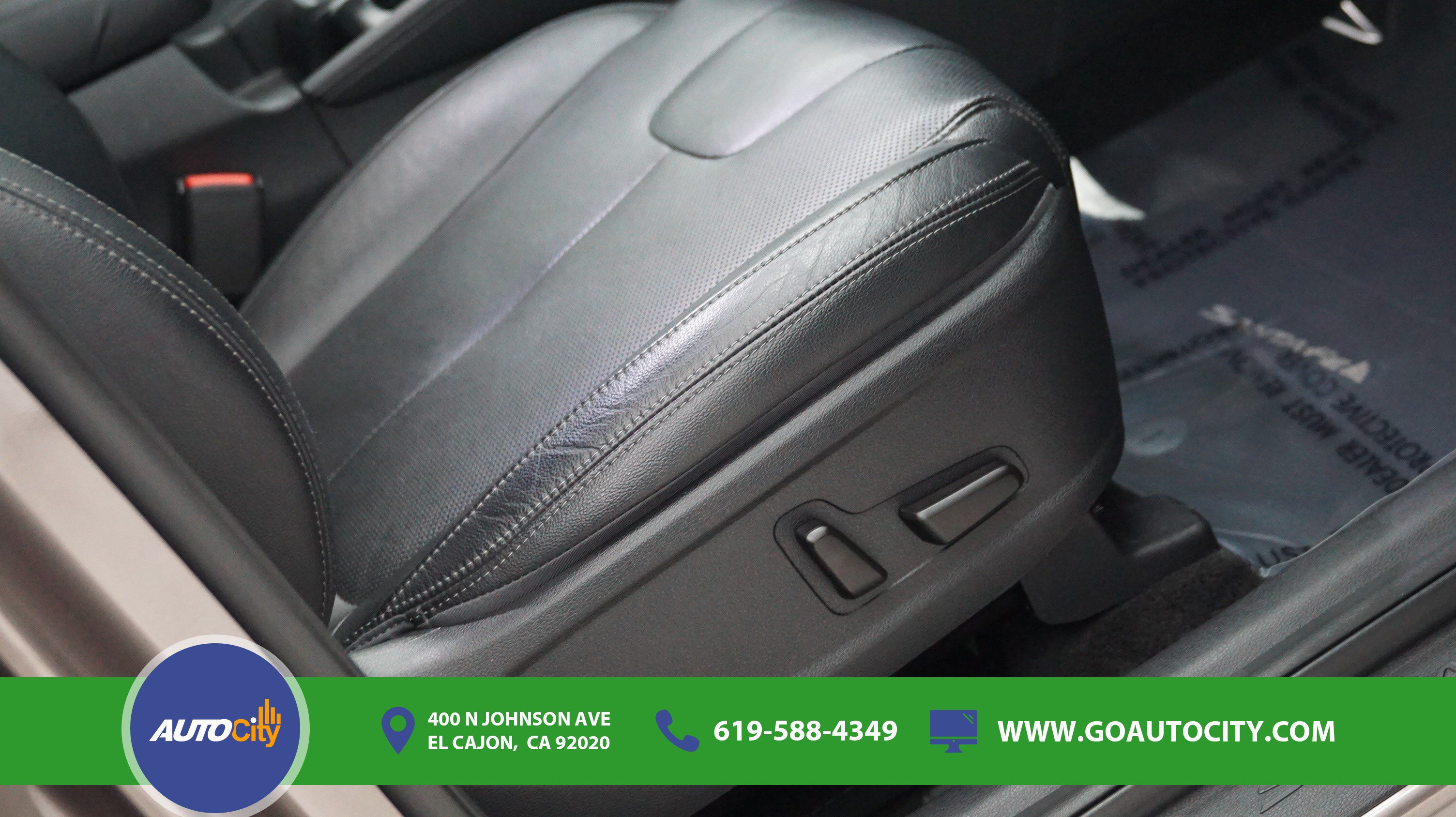 Used 2020 Hyundai Santa Fe SEL w/ Convenience + Premium Package FWD image 16