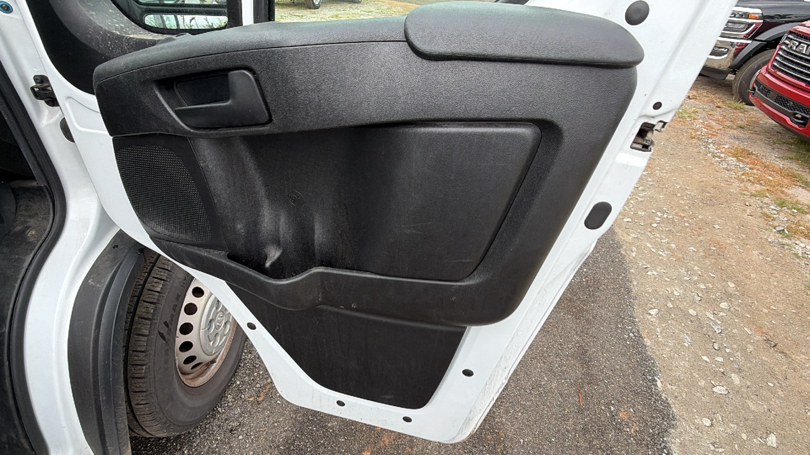 Used 2024 RAM ProMaster 2500 w/ Convenience Group FWD image 19