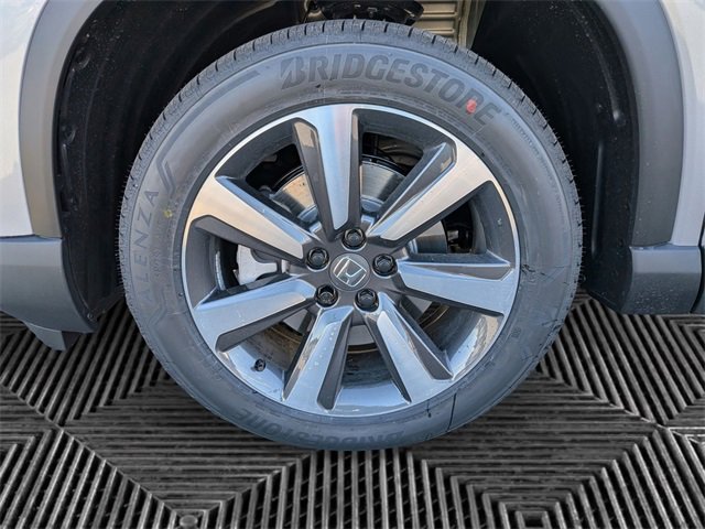 New 2025 Honda Pilot Touring image 9