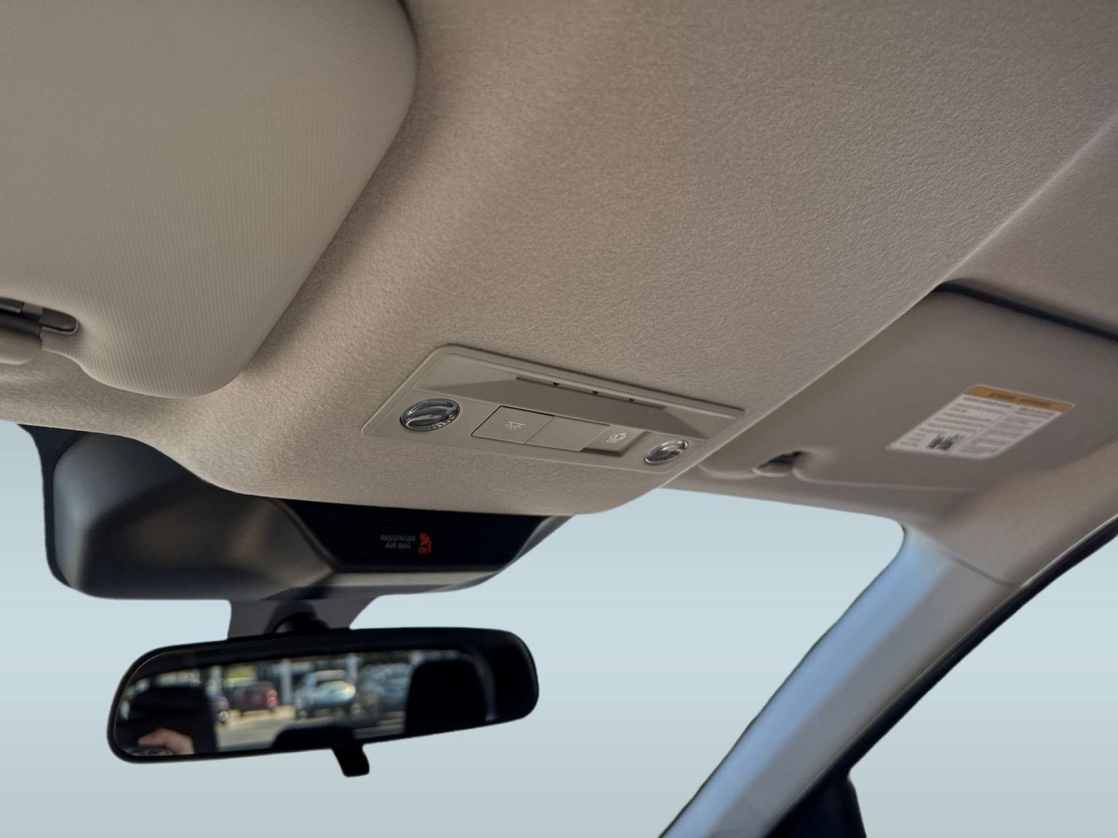 Used 2025 Nissan Kicks SV image 19