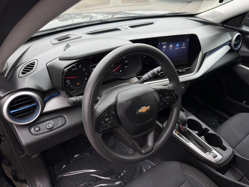 Used 2024 Chevrolet Trax LS image 16