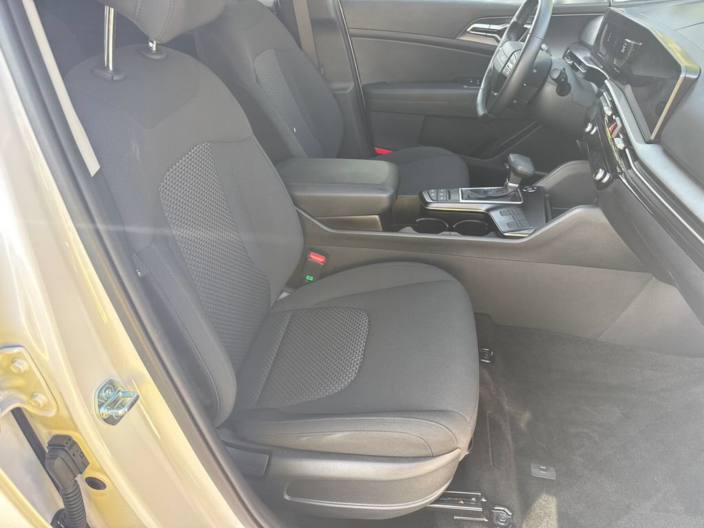 Used 2026 Kia Sportage LX FWD image 13