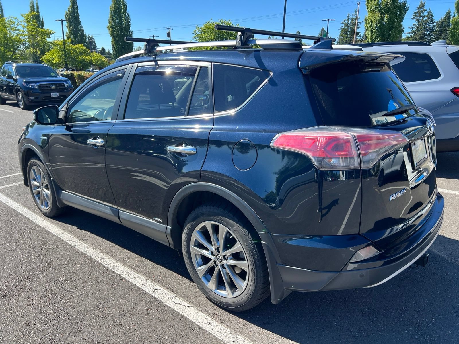 Used 2017 Toyota RAV4 Limited w/ Advanced Technology Package AWD/4WD image 6