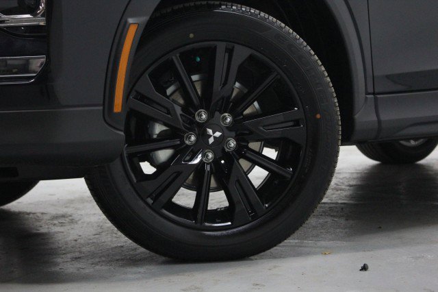 New 2026 Mitsubishi Eclipse Cross LE image 3