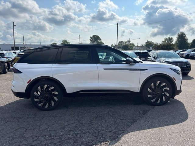 New 2026 Lincoln Nautilus Reserve w/ Jet Appearance Package AWD/4WD image 10