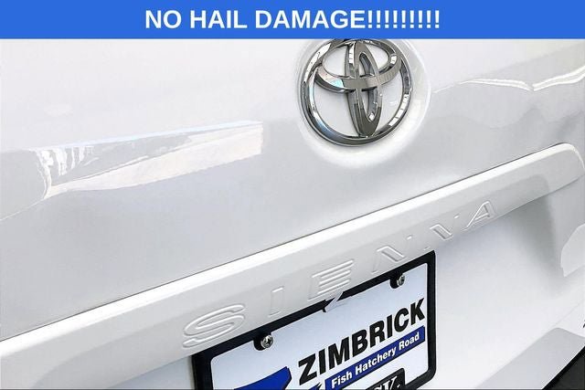 Used 2012 Toyota Sienna XLE w/ Entertainment Pkg FWD image 9